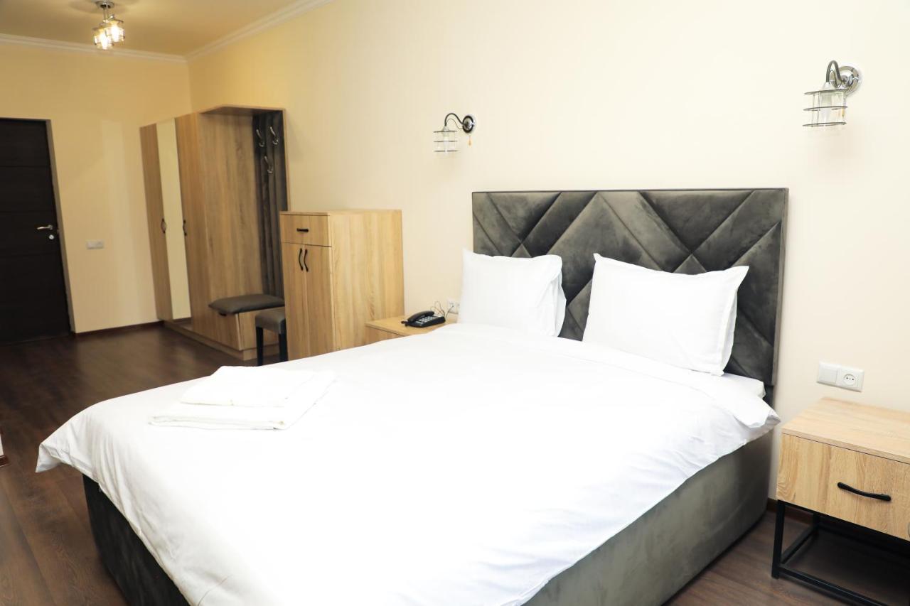 Aragast Hotel & Brewery Sevan Extérieur photo